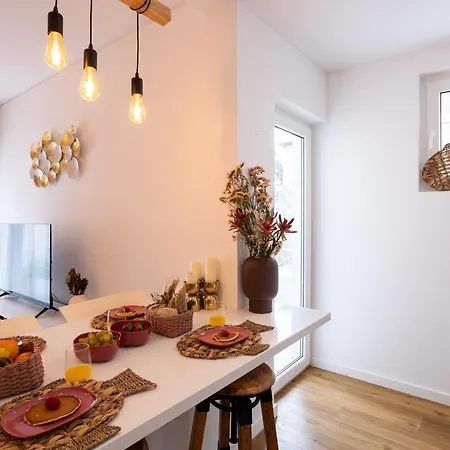 Апартаменты Av 25 Abril Mhouse Lease